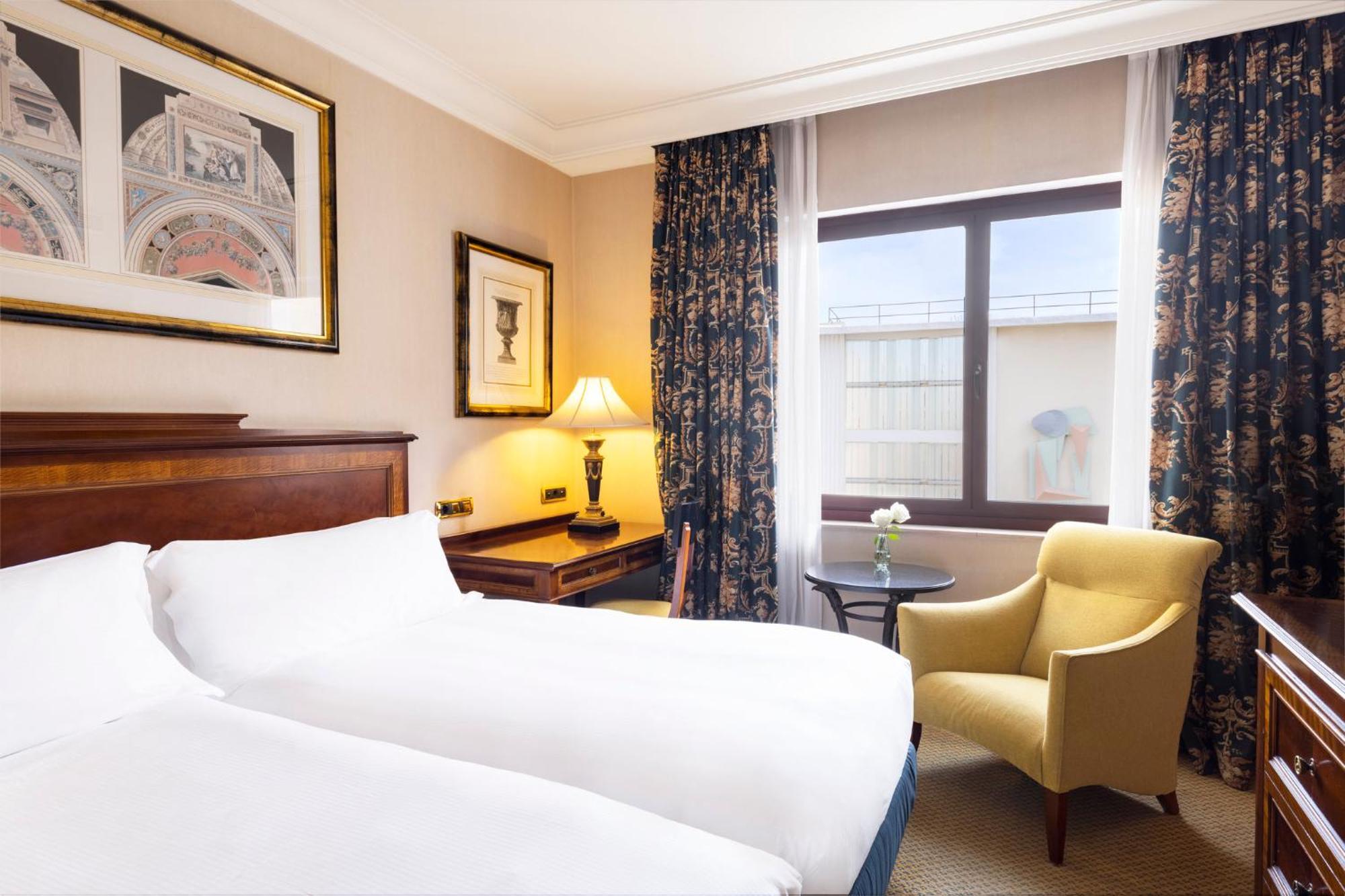 Intercontinental Madrid By Ihg Hotel Bagian luar foto