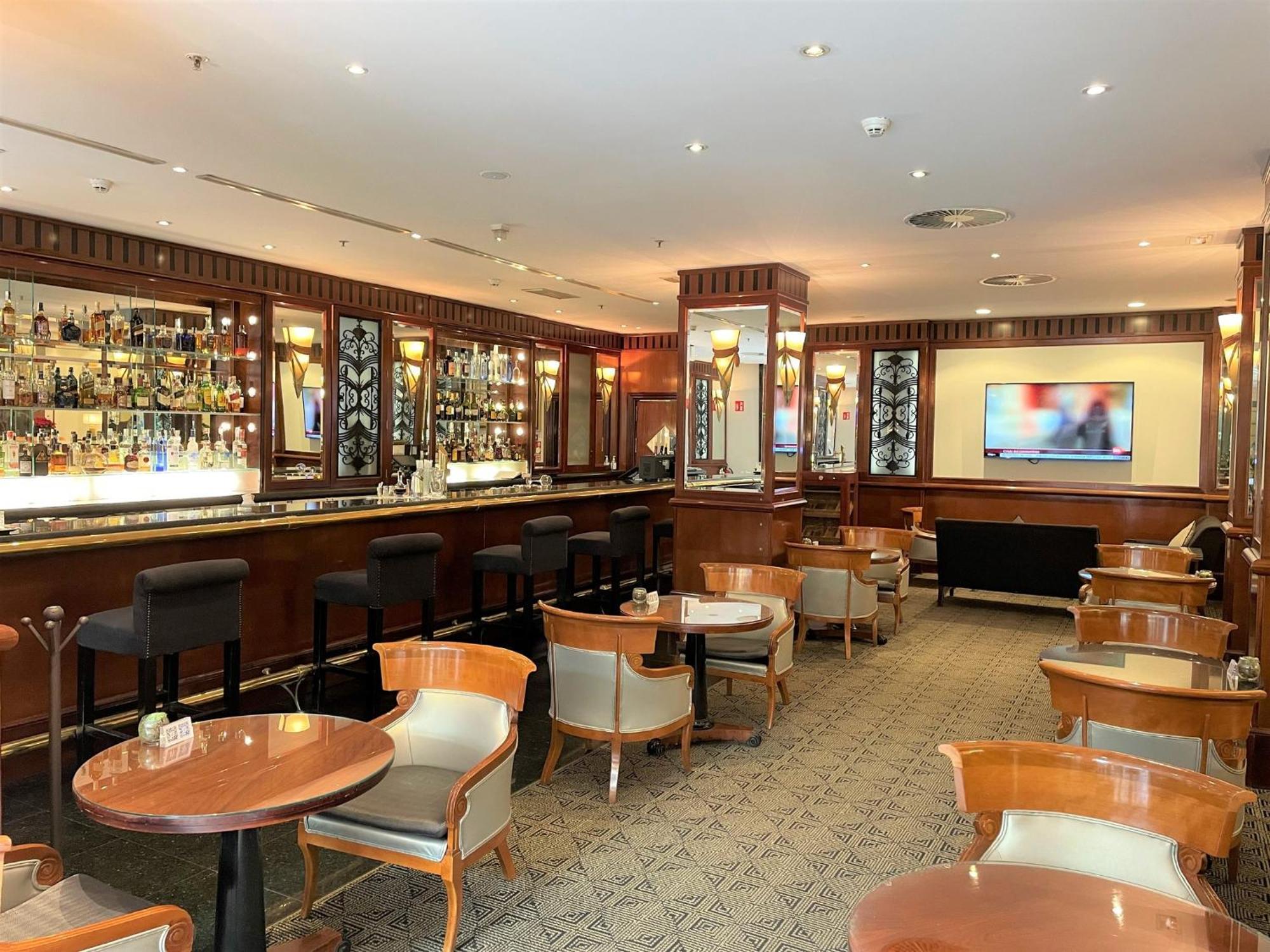 Intercontinental Madrid By Ihg Hotel Bagian luar foto