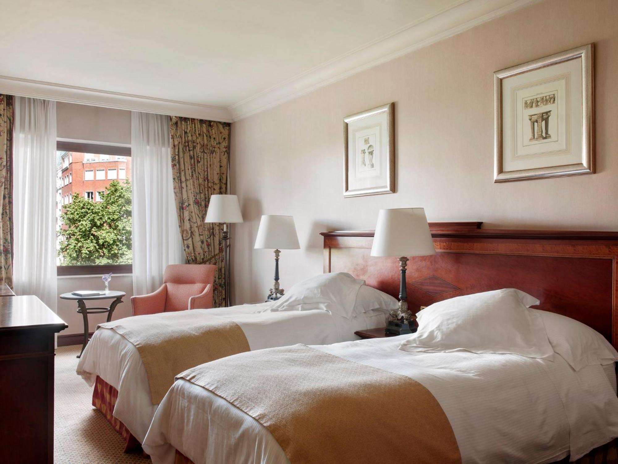 Intercontinental Madrid By Ihg Hotel Bagian luar foto